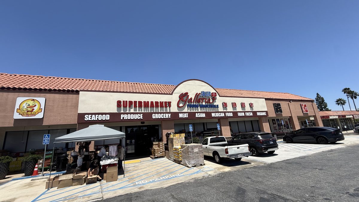 美国南加州海鸥超市 Gallora Supermarket 门店外景